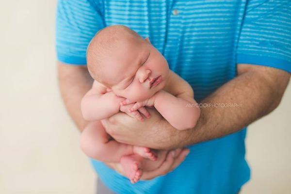 Newborn Photography Course by Amy Cook Photography + Videos!