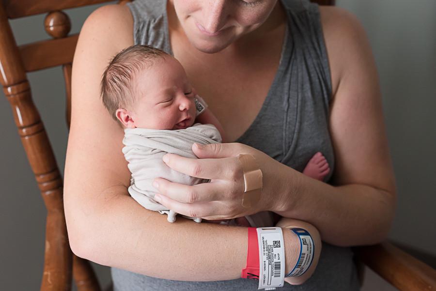 BIRTH PHOTOGRAPHY AND FRESH 48 WORKSHOP BY CELEBRITY BIRTH PHOTOGRAPHER HEATHER MOHR.