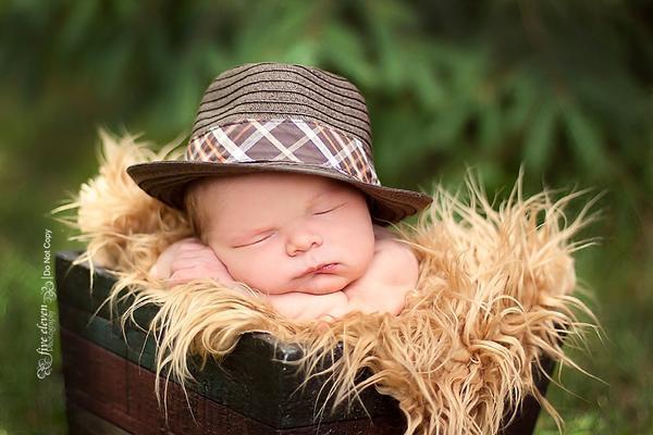 The Ultimate Guide For Posing Newborns