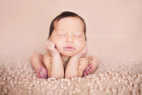 Posing Basics for Newborn Photography