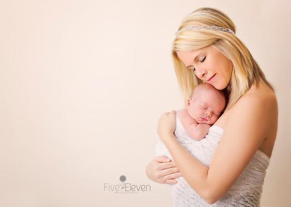 The Ultimate Guide For Posing Newborns